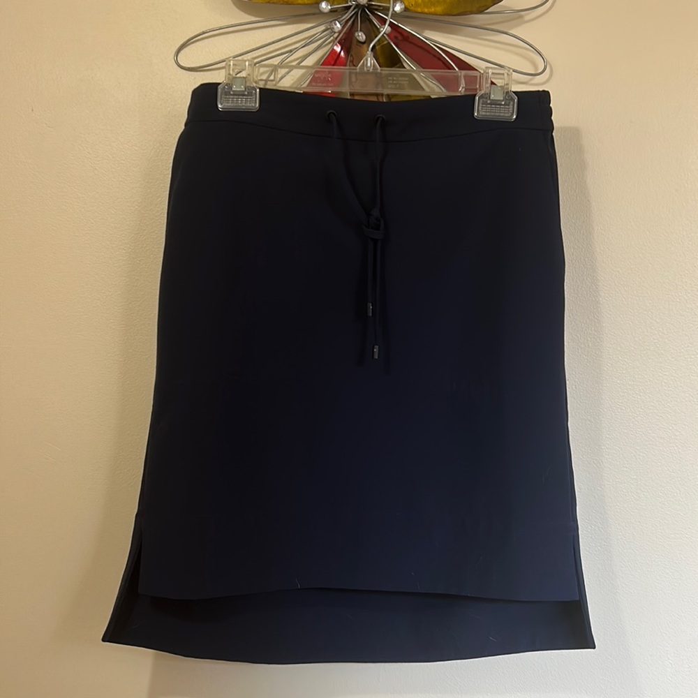 DKNY Navy Stretch Midi-Skirt w/ Pockets (Size Small)